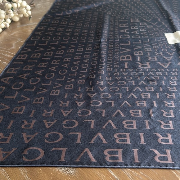 Authentic Bvlgari Scarf - Picture 7 of 9